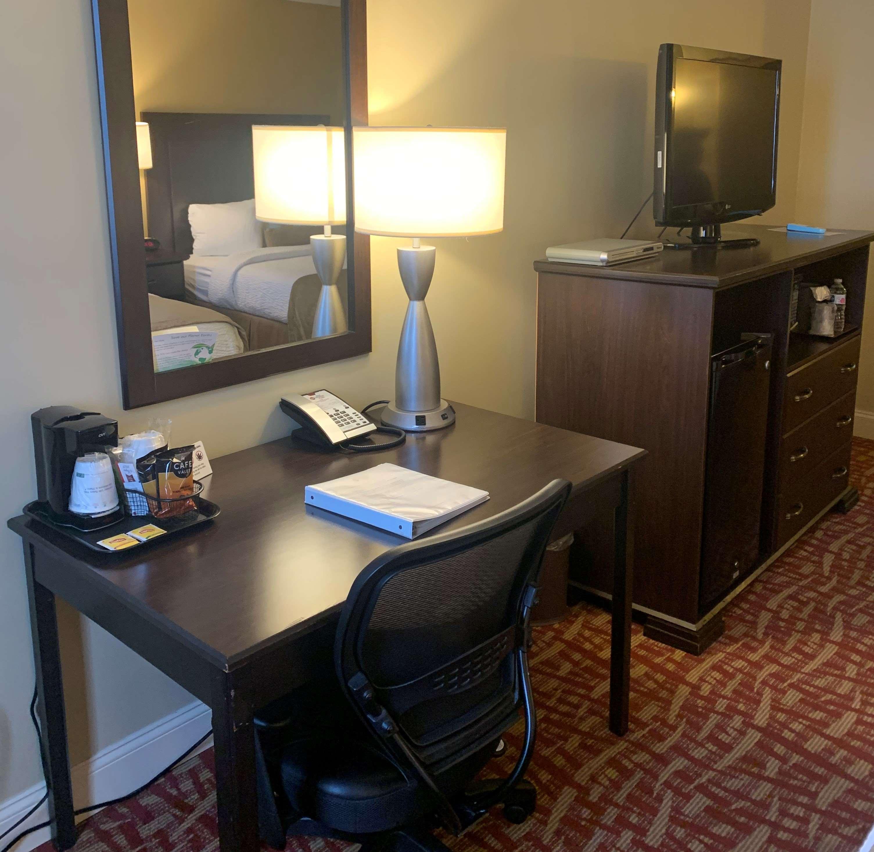 Best Western Plus Wilkes Barre Center City Екстер'єр фото
